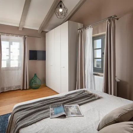 New! Corinne With 42 M2 Pool, Sauna Vila