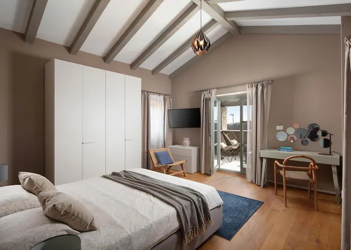 New! Corinne With 42 M2 Pool, Sauna *