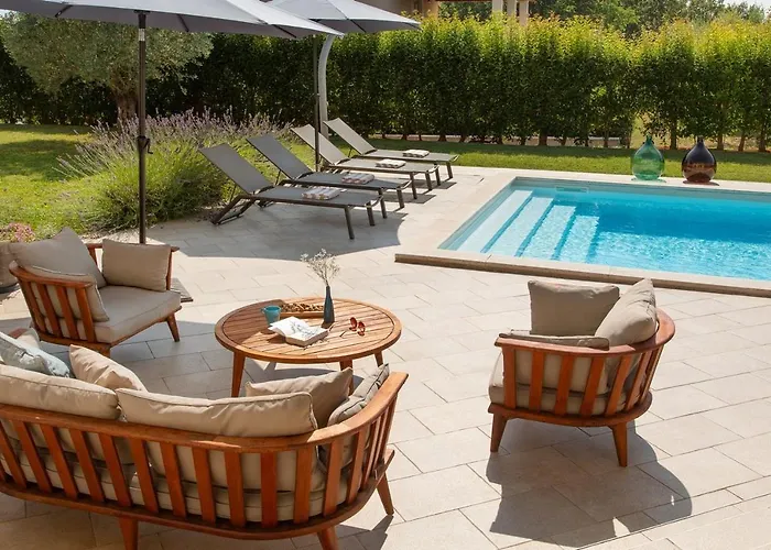 וילה New! Corinne With 42 M2 Pool, Sauna *