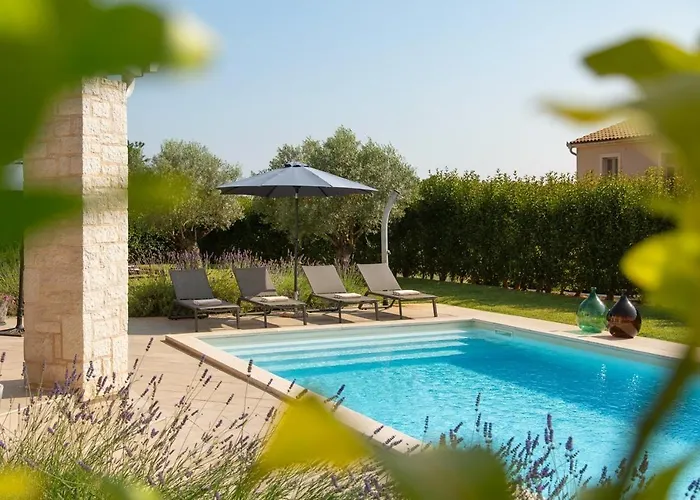 New! Corinne With 42 M2 Pool, Sauna *