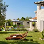 Villa New! Corinne With 42 M2 Pool, Sauna