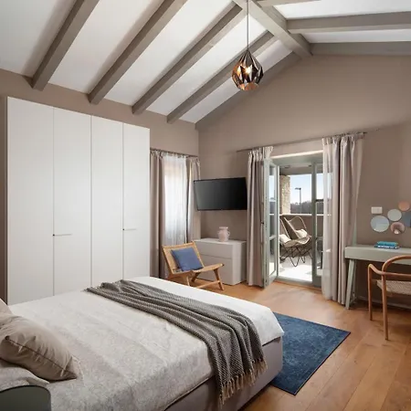 New! Corinne With 42 M2 Pool, Sauna *